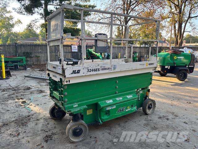 JLG 3246ES Ollós emelők