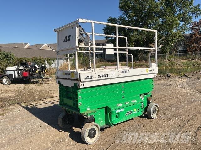 JLG 3246ES Ollós emelők