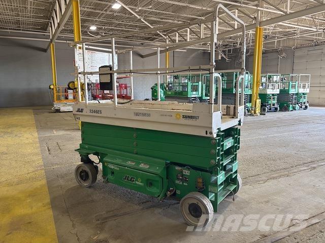 JLG 3246ES Ollós emelők
