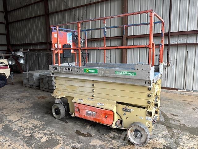 JLG 3246ES Ollós emelők