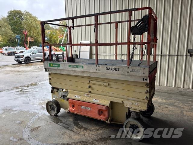 JLG 3246ES Ollós emelők