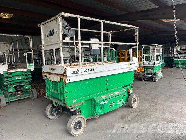 JLG 3246ES Ollós emelők