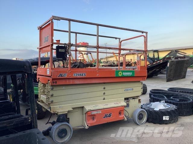 JLG 3246ES Ollós emelők