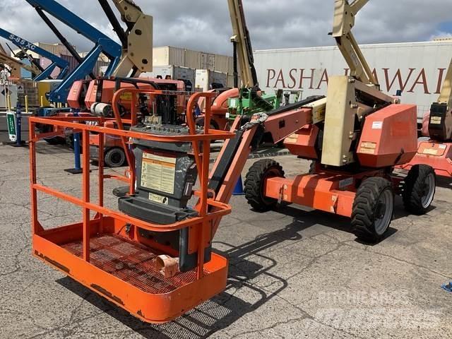 JLG 340AJ Karos emelők