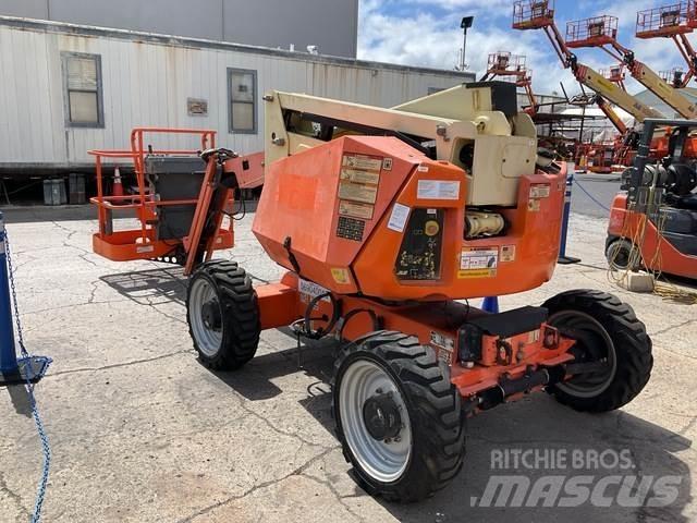 JLG 340AJ Karos emelők