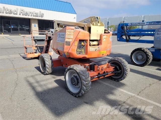 JLG 340AJ Karos emelők