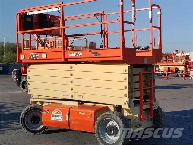 JLG 4069LE Ollós emelők