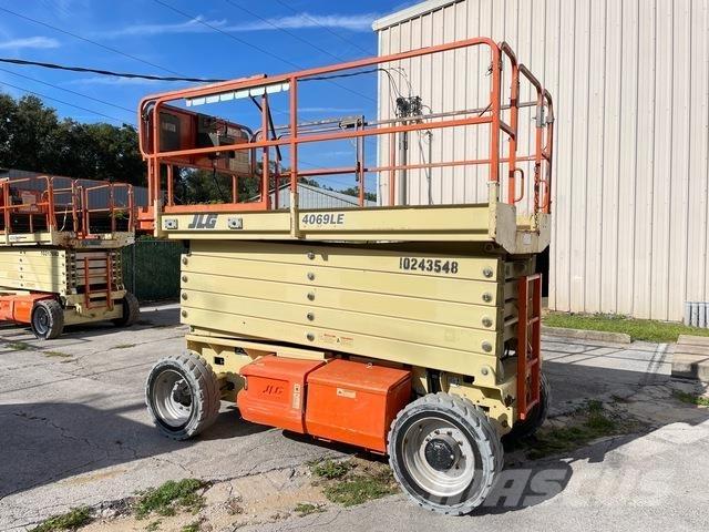 JLG 4069LE Ollós emelők