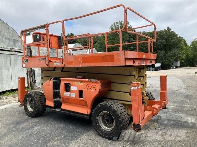 JLG 4394 RT Ollós emelők