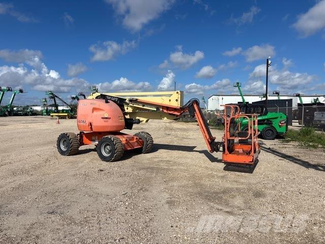 JLG 450AJ Karos emelők