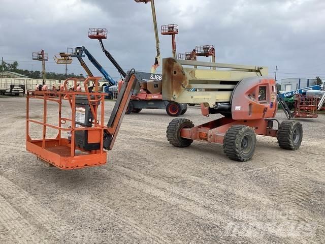 JLG 450AJ Karos emelők