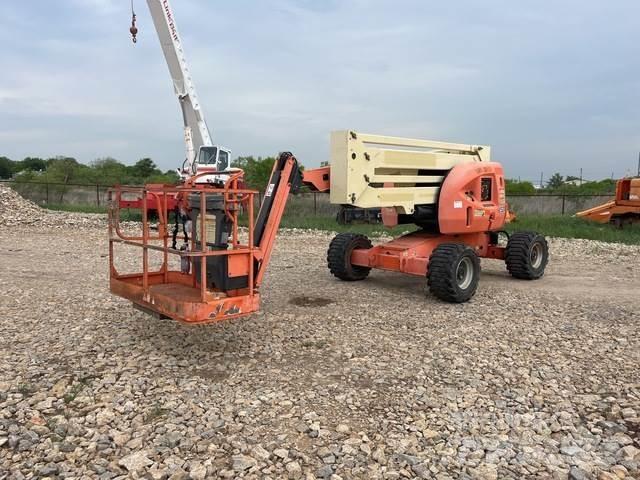 JLG 450AJ Karos emelők
