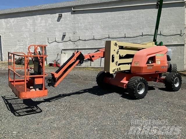 JLG 450AJ Karos emelők
