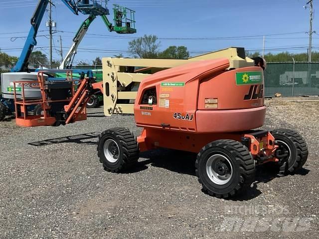 JLG 450AJ Karos emelők