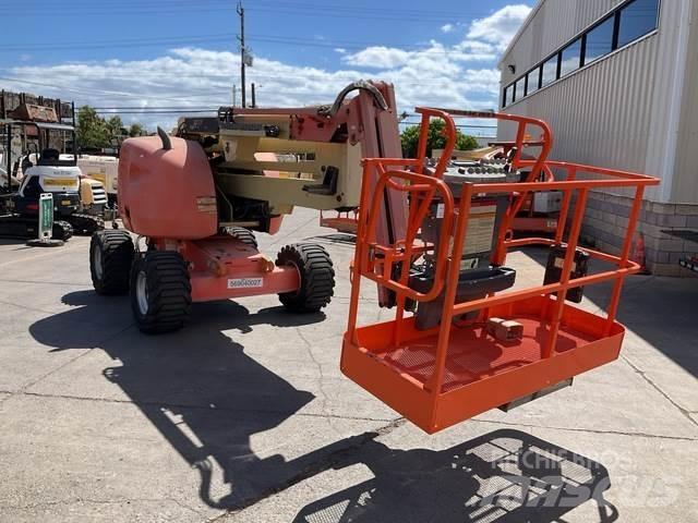 JLG 450AJ Karos emelők