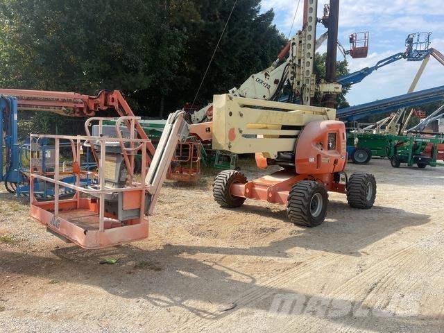 JLG 450AJ Karos emelők