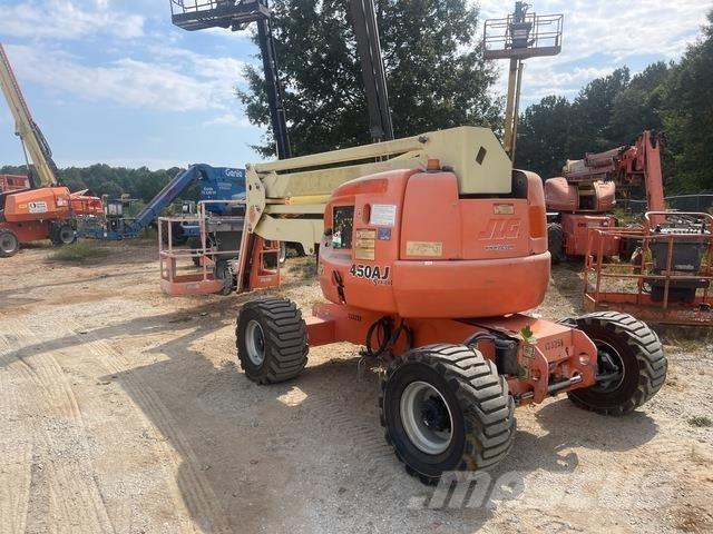 JLG 450AJ Karos emelők