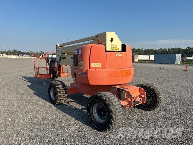 JLG 450AJ Karos emelők