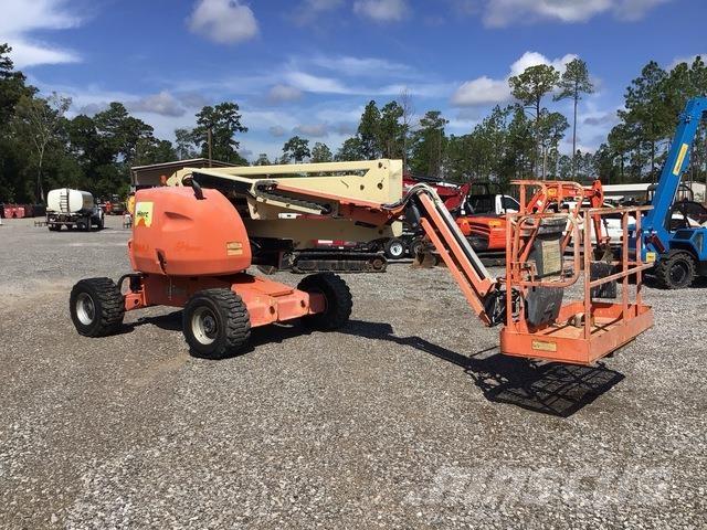 JLG 450AJ Karos emelők