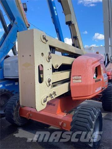 JLG 450AJ Karos emelők