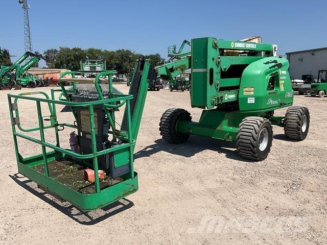 JLG 450AJ Karos emelők