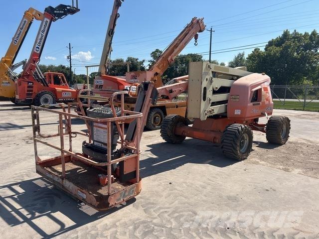 JLG 450AJ Karos emelők