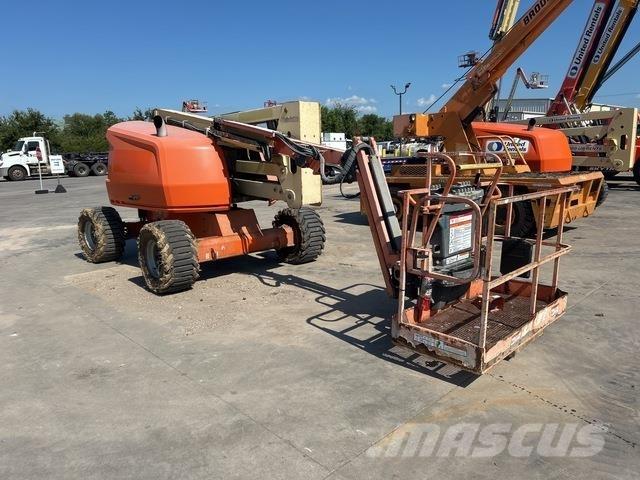 JLG 450AJ Karos emelők