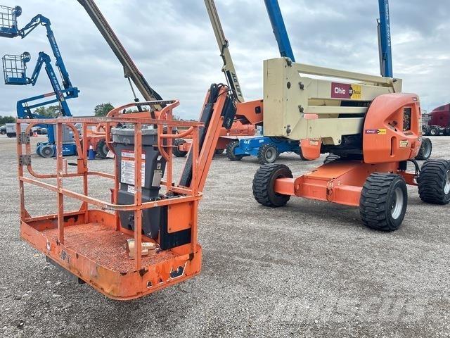 JLG 450AJ Karos emelők