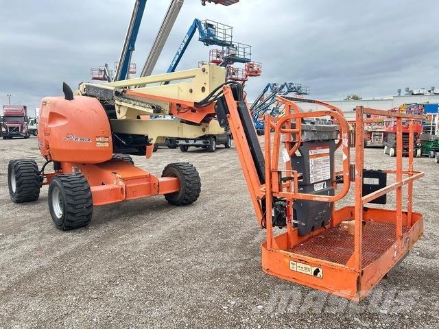 JLG 450AJ Karos emelők