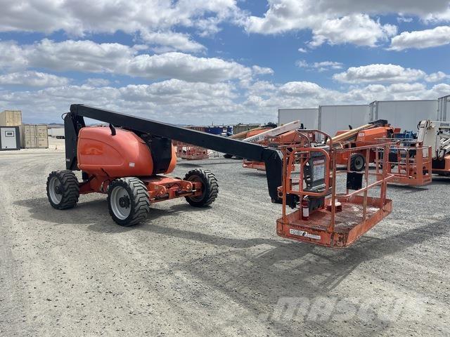JLG 600A Karos emelők
