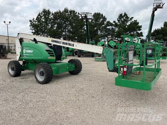 JLG 600A Karos emelők