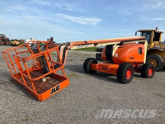 JLG 600A Karos emelők