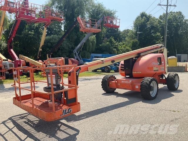 JLG 600A Karos emelők