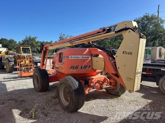 JLG 600AJ Karos emelők