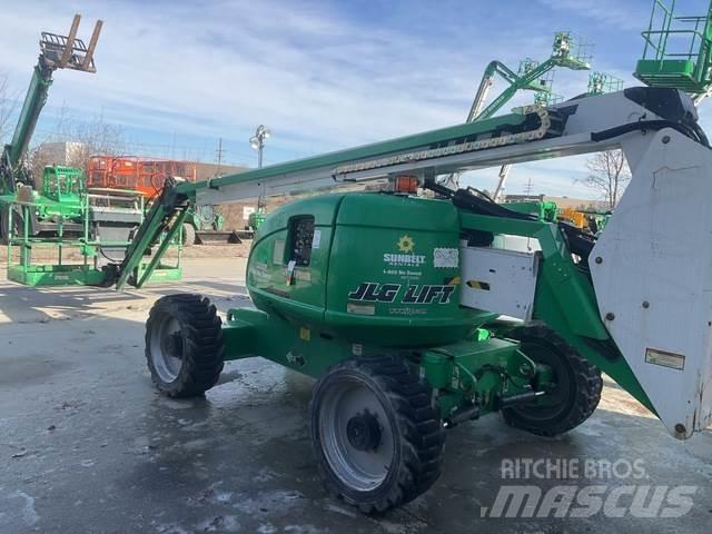 JLG 600AJ Karos emelők