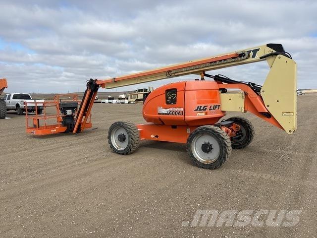 JLG 600AJ Karos emelők