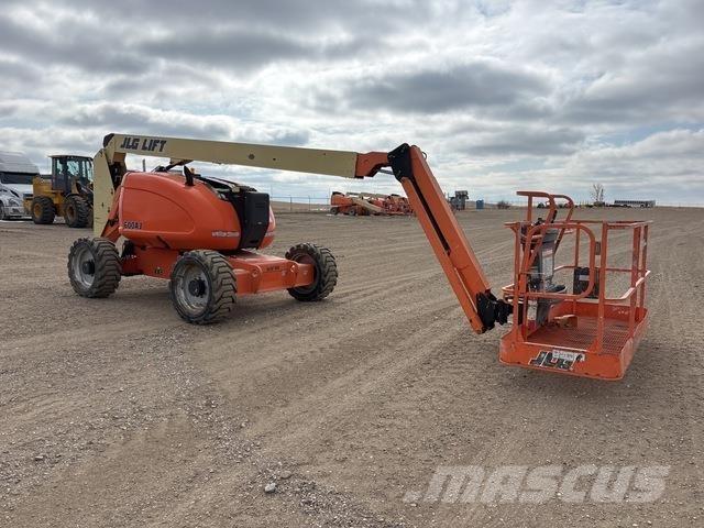 JLG 600AJ Karos emelők