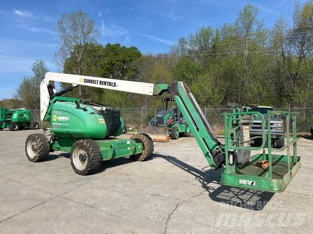 JLG 600AJ Karos emelők