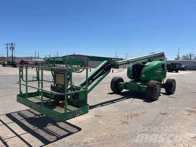 JLG 600AJ Karos emelők