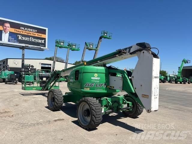 JLG 600AJ Karos emelők