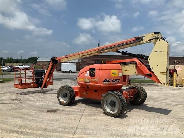 JLG 600AJ Karos emelők