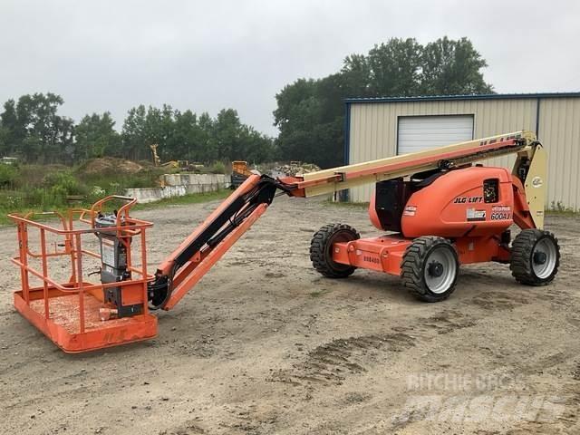 JLG 600AJ Karos emelők