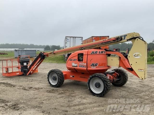 JLG 600AJ Karos emelők