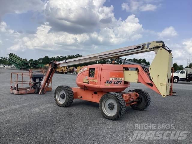 JLG 600AJ Karos emelők