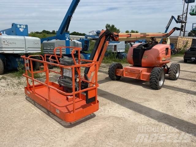 JLG 600AJ Karos emelők