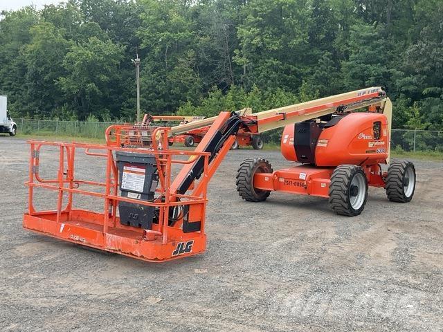 JLG 600AJ Karos emelők