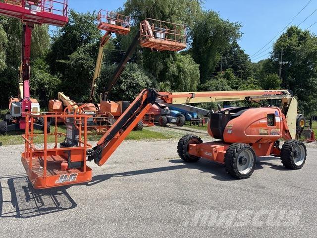 JLG 600AJ Karos emelők