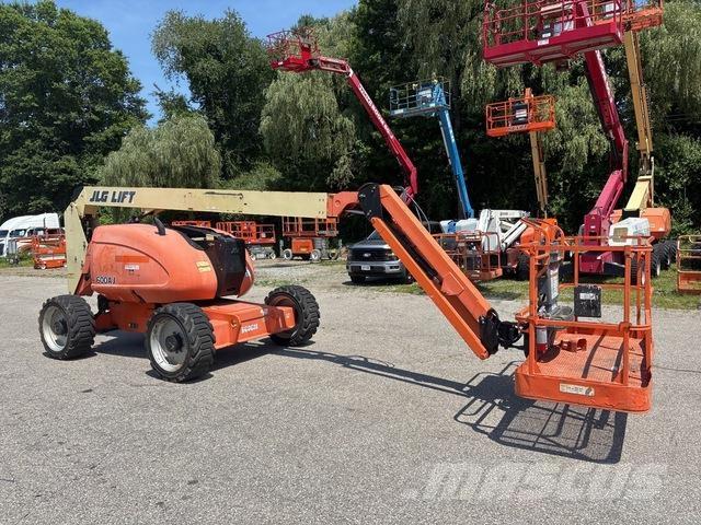 JLG 600AJ Karos emelők