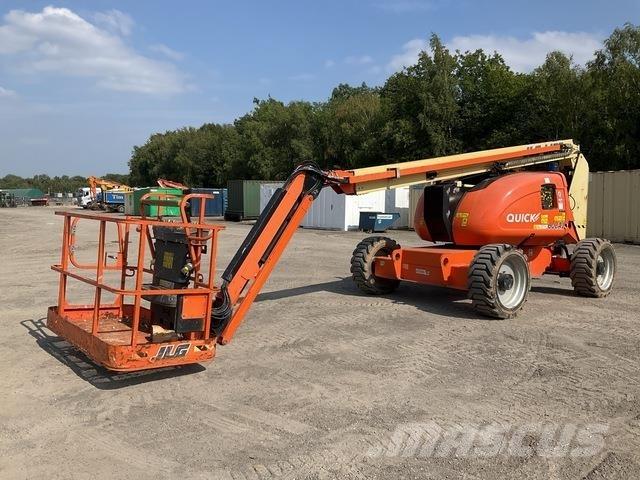 JLG 600AJ Karos emelők