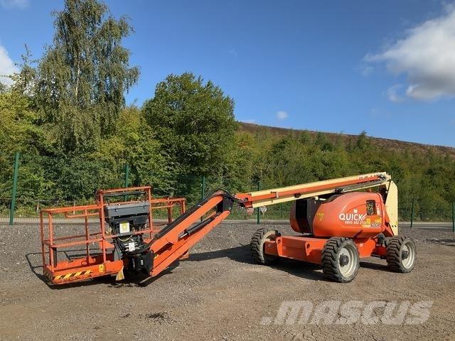 JLG 600AJ Karos emelők